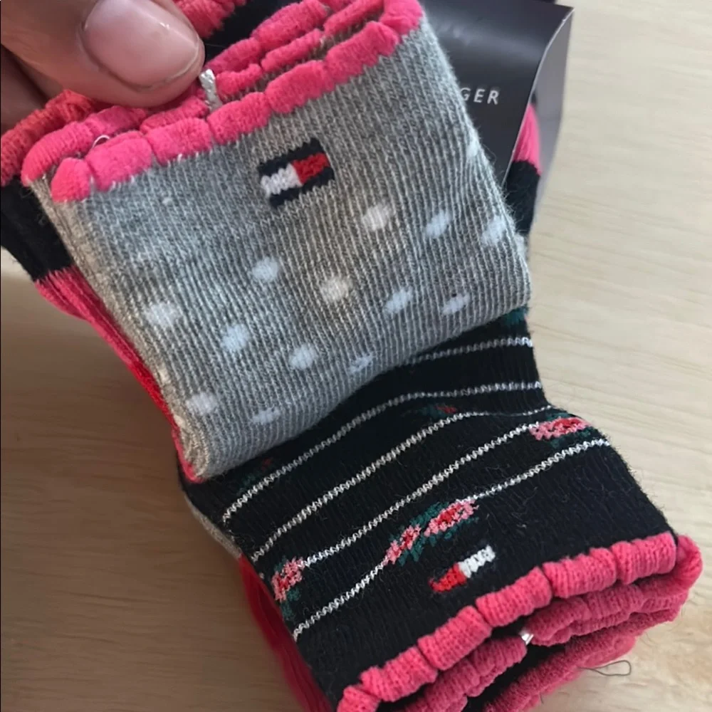 Tommy Hilfiger infants 6-12 months Multicolor Socks 3 packs of 4 new